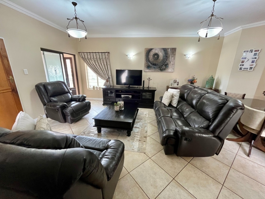 3 Bedroom Property for Sale in Wilkoppies North West